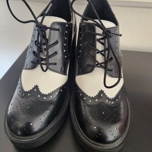 Steve Madden Black and White Oxfords